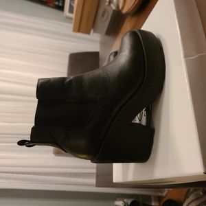 Booties- Steve Madden, Black, Size 8